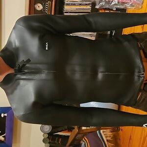 RVCA  small 2mm smooth skin wetsuit jacket works for male or female